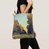 De weg van Chailly naar Fontainebleau Tote Bag (Dichtbij)