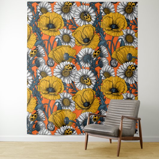 De weide is geel en blauw wandkleed (In situ)