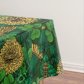 De weide is groen en geel tafelkleed (Voorbeeld)