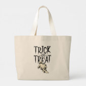De wereld van Halloween zit vol verrassingen. Grote Tote Bag (Achterkant)