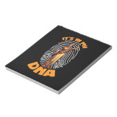 De wet staat in het DNA van de advocaat Notitieblok (Linkerzijde)