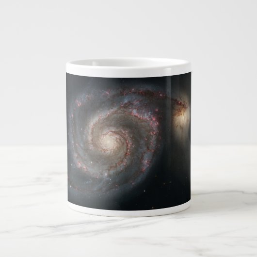 De Whirlpool Galaxy M51 & Companion in de ruimte Grote Koffiekop (Voorkant)