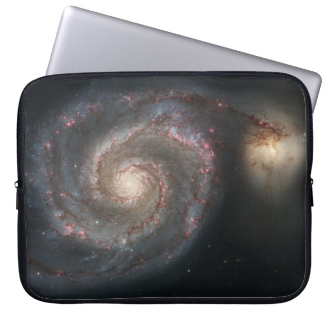 De Whirlpool Galaxy M51 & Companion in de ruimte Laptop Sleeve (Voorkant)