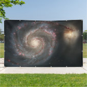 De Whirlpool Galaxy M51 & Companion in de ruimte Spandoek (Buitenkant)