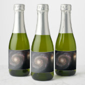 De Whirlpool Galaxy M51 & Companion in de ruimte Sparkling Wijnetiket (Flessen)