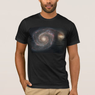 De Whirlpool Galaxy M51 & Companion in de ruimte T-shirt