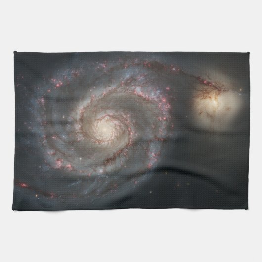 De Whirlpool Galaxy M51 & Companion in de ruimte Theedoek (Horizontaal)