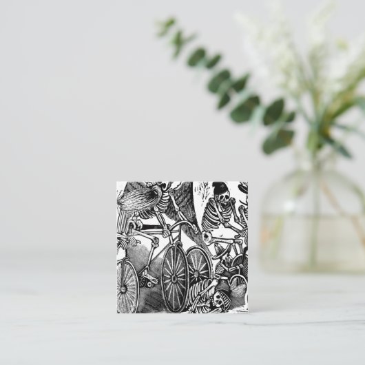 De wielrennen van het skelet (de calaveras) vierkante visitekaartje (Staand voorkant)