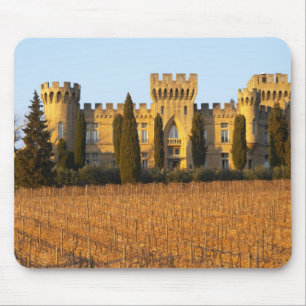 De wijngaard met syrah-druiven en het kasteel muismat