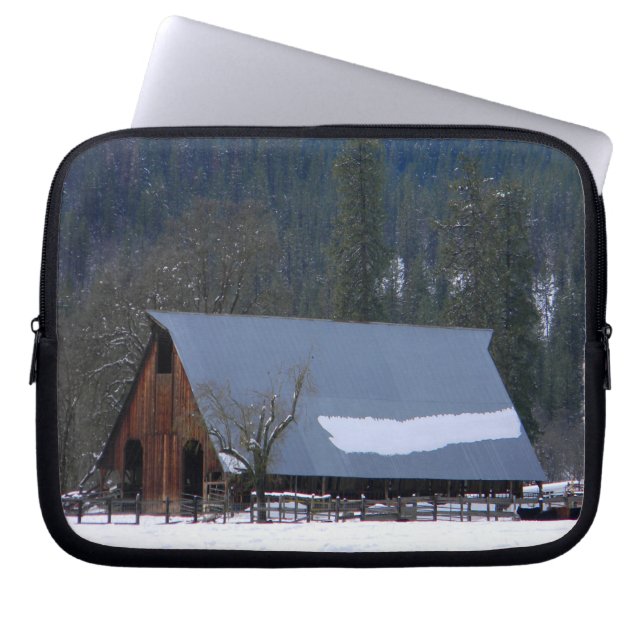 De winter in de bergen..... laptop sleeve (Voorkant)