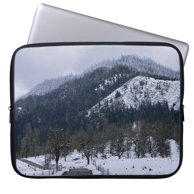 De winter in het land.... laptop sleeve (Voorkant)