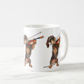 De Wirehaered Dachshund die een Violin speelt Koffiemok (Voorkant rechts)