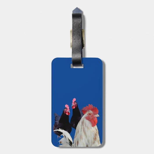 De witte haan en zijn zwarte kippen bagagelabel (Achterkant verticaal)