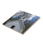 de witte oude kerk in de bergen tegeltje (Zijkant)