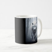 De witte wolf in het mistige bos koffiemok (Voorkant rechts)
