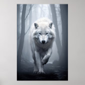 De witte wolf in het mistige bos poster (Voorkant)