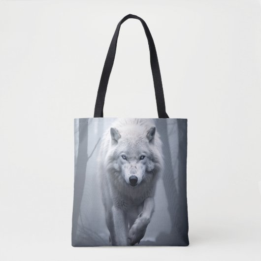 De witte wolf in het mistige bos tote bag (Voorkant)