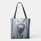 De witte wolf in het mistige bos tote bag (Achterkant)