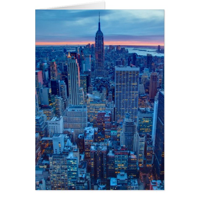 De wolkenkrabbers van Manhattan zijn verlicht (Voorkant)