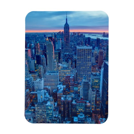 De wolkenkrabbers van Manhattan zijn verlicht Magneet (Verticaal)