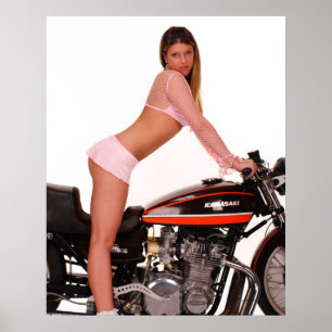 De Z1 met model Cassie van "het ding" Poster