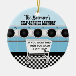 De zelfbedieningswasgoed van de klant die het werk keramisch ornament