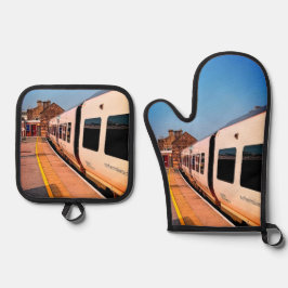 De zijkant van de trein ovenwant & pannenlap set