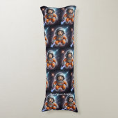 De zoektocht van de astronaut lichaamskussen (Voorkant Verticaal)