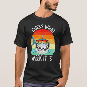 De zomer raad eens wat een haai is t-shirt