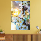 De zon achter de Japanse Abrikozenbloesems Canvas Afdruk (Insitu (Woonkamer))