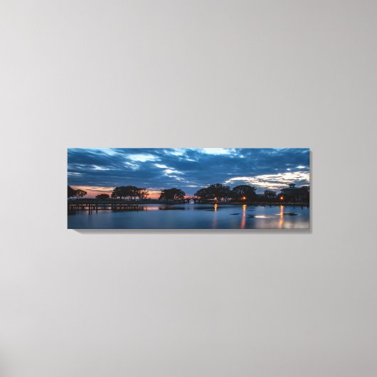 De zon begint bij de walvis canvas afdruk (Voorkant)