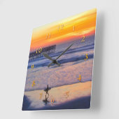 DE ZON OP WEG NAAR HUIS SURFER VIERKANTE KLOK (Hoek)