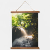 De zon schijnt op een magische waterval hangend wandkleed (Voorkant)