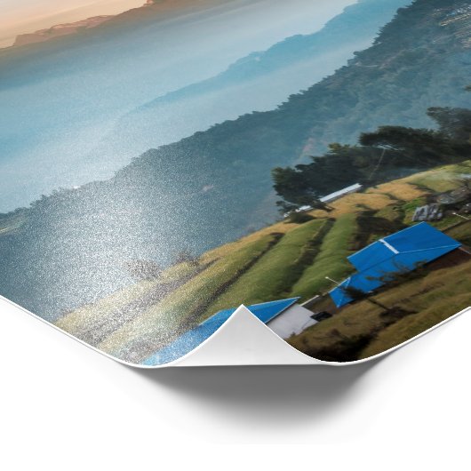 De zon stijgt over het dorp Sermathang Foto Afdruk (Hoek)