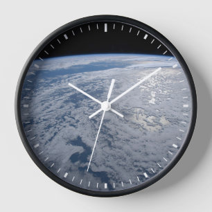 De zon straalt uit op de Stille Zuidzee.