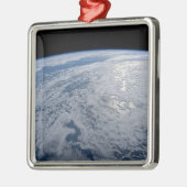 De zon straalt uit op de Stille Zuidzee. Metalen Ornament (Links)