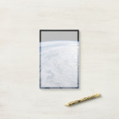 De zon straalt uit op de Stille Zuidzee. Post-it® Notes (Op bureau)