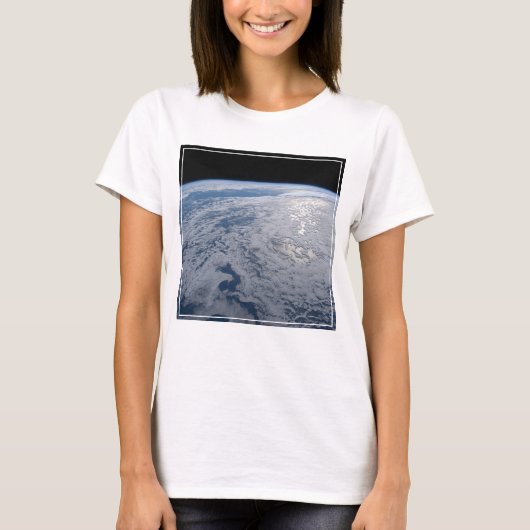 De zon straalt uit op de Stille Zuidzee. T-shirt (Voorkant)