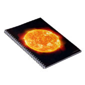 De zon toont zonnevlammen tegen een ster notitieboek (Rechterzijde)