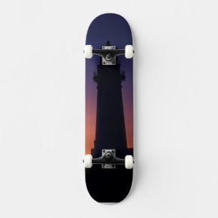 De zon valt neer op de kleurrijke horizon persoonlijk skateboard