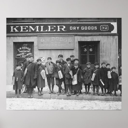 De zondagkranten bezorgen, 1909. Oude foto Poster (Voorkant)