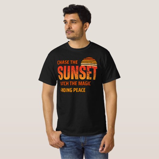 De zonsondergang achtervolgen t-shirt (Voorkant volledig)