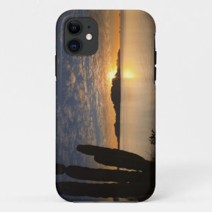 De zonsopgang boven Isla Danzante in de Golf van G iPhone 11 Hoesje
