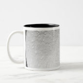 De zuidpool van de maan van Saturnus Tethys Tweekleurige Koffiemok (Links)