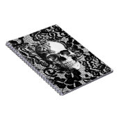 De zwarte en witte rozenschedel op de achtergrond  notitieboek (Rechterzijde)