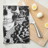 De zwarte en witte rozenschedel op de achtergrond  theedoek (Quarter Fold)