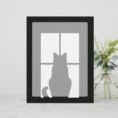 De Zwarte Kat van het venster klikt om een kleuren (Staand voorkant)