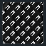 De Zwarte Kat van het venster klikt om een kleuren Bandana<br><div class="desc">Voor Kat Lovers, een venster zwarte kattenscène waar u uw eigen keus van het kleurendecor kunt ook toepassen als u als optie zou willen. Verander eenvoudig de achtergrondkleur van dit kattenontwerp van het vooraf ingestelde wit in om het even welke kleur van uw keus in één stap. Klik op de...</div>
