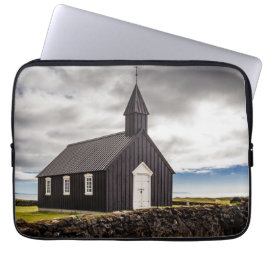 De Zwarte Kerk van Budir, IJsland Laptop Sleeve
