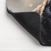 De zwarte wolf in de besneeuwde bergen muismat (Hoek)